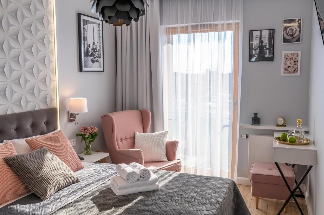 Athome Suites Krasków Εξωτερικό φωτογραφία